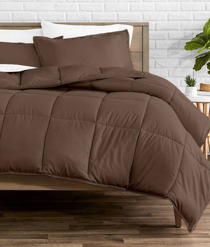 Queen size 3-Piece Down Alternative Microfiber Comforter Set in Chocolate Brown