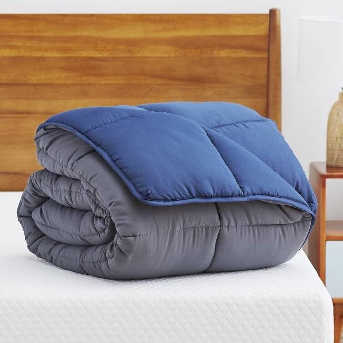 King All Seasons Grey/Navy Reversible Polyester Down Alternative Comforter - Image 4