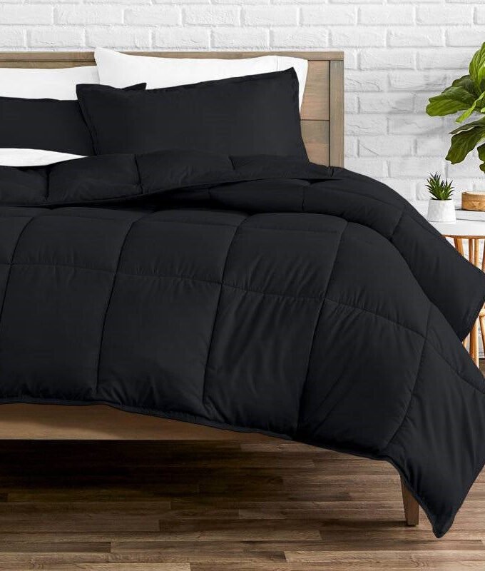 King/Cal King size Luxuriously Soft Down Alternative Comforter Set in Black