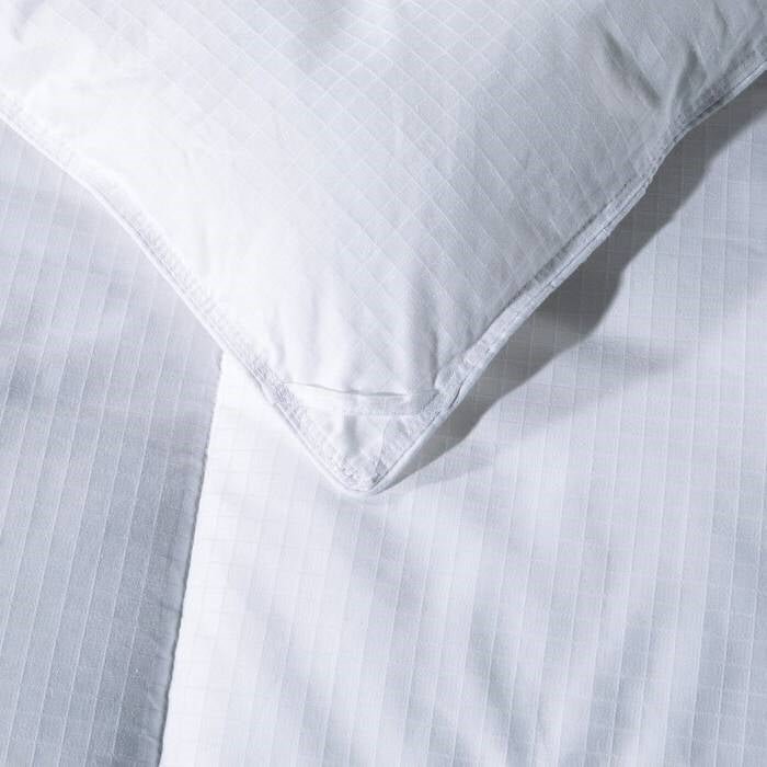 Queen Size All Seasons Soft White Polyester Down Alternative Comforter - Image 4