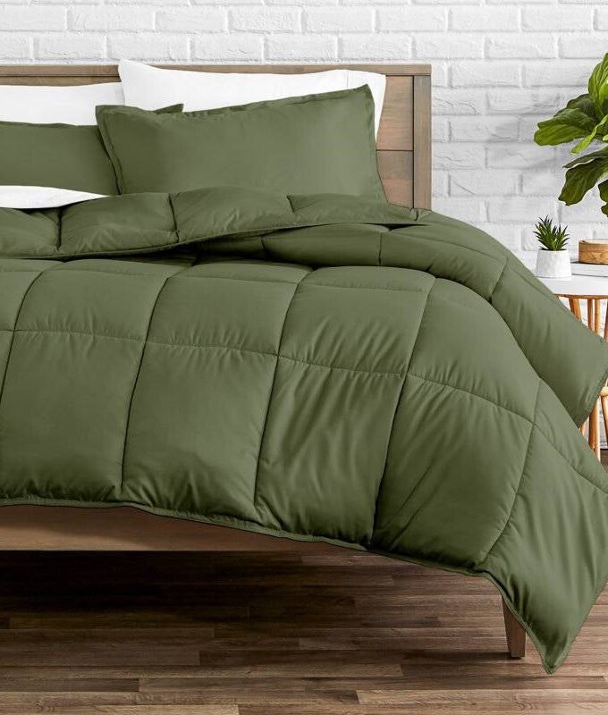 Twin/Twin XL size Super Soft Down Alternative Comforter Set in Olive Green