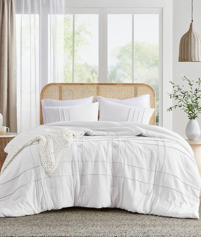 Full/Queen Size Microfiber Pleated Soft Washed Comforter Set White